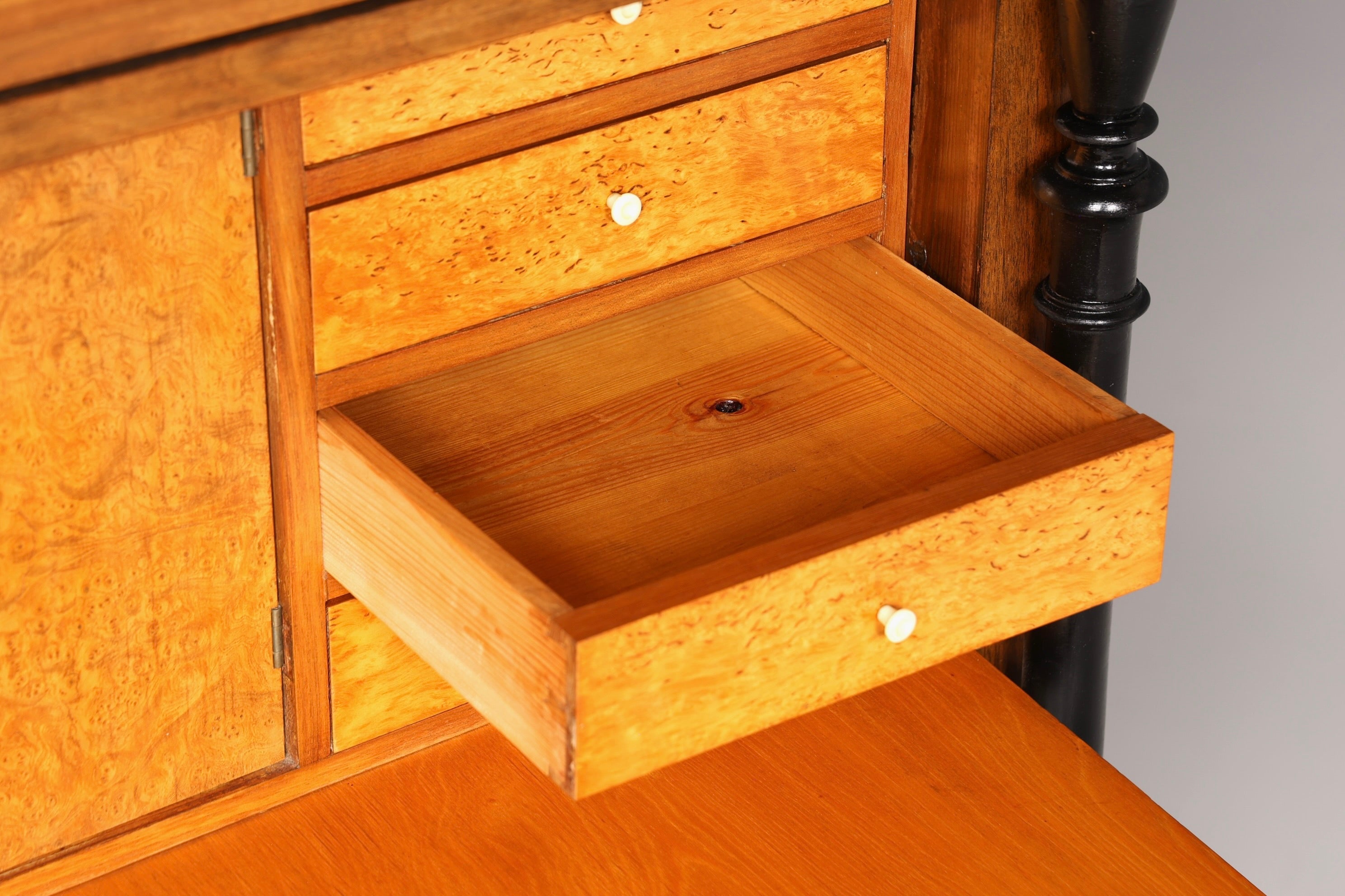 Secrétaire onirique Gründerzeit, vertiko, buffet haut, commode Louis Philippe vers 1880