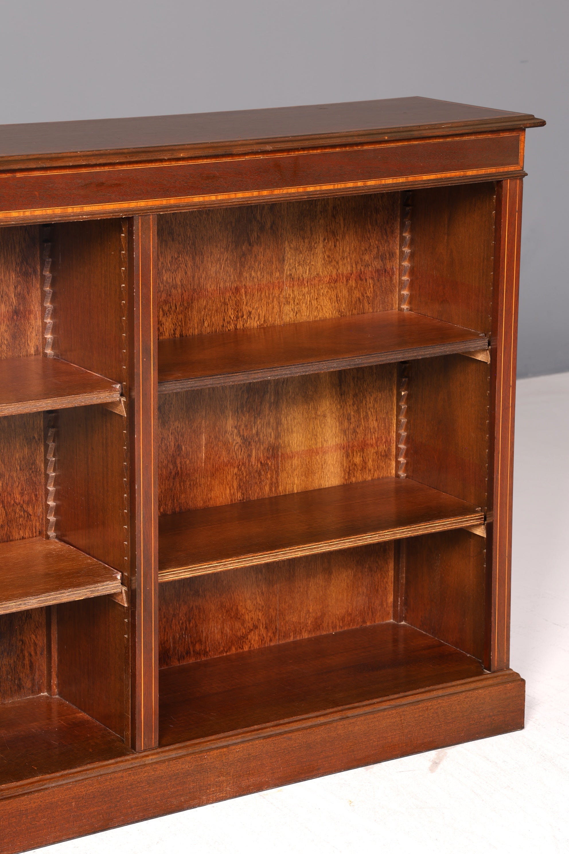 Wunderschönes Englisches Bücherregal Mahagoni Regal 60er Standregal Bücherschrank Buchablage Bookshelf Vintage