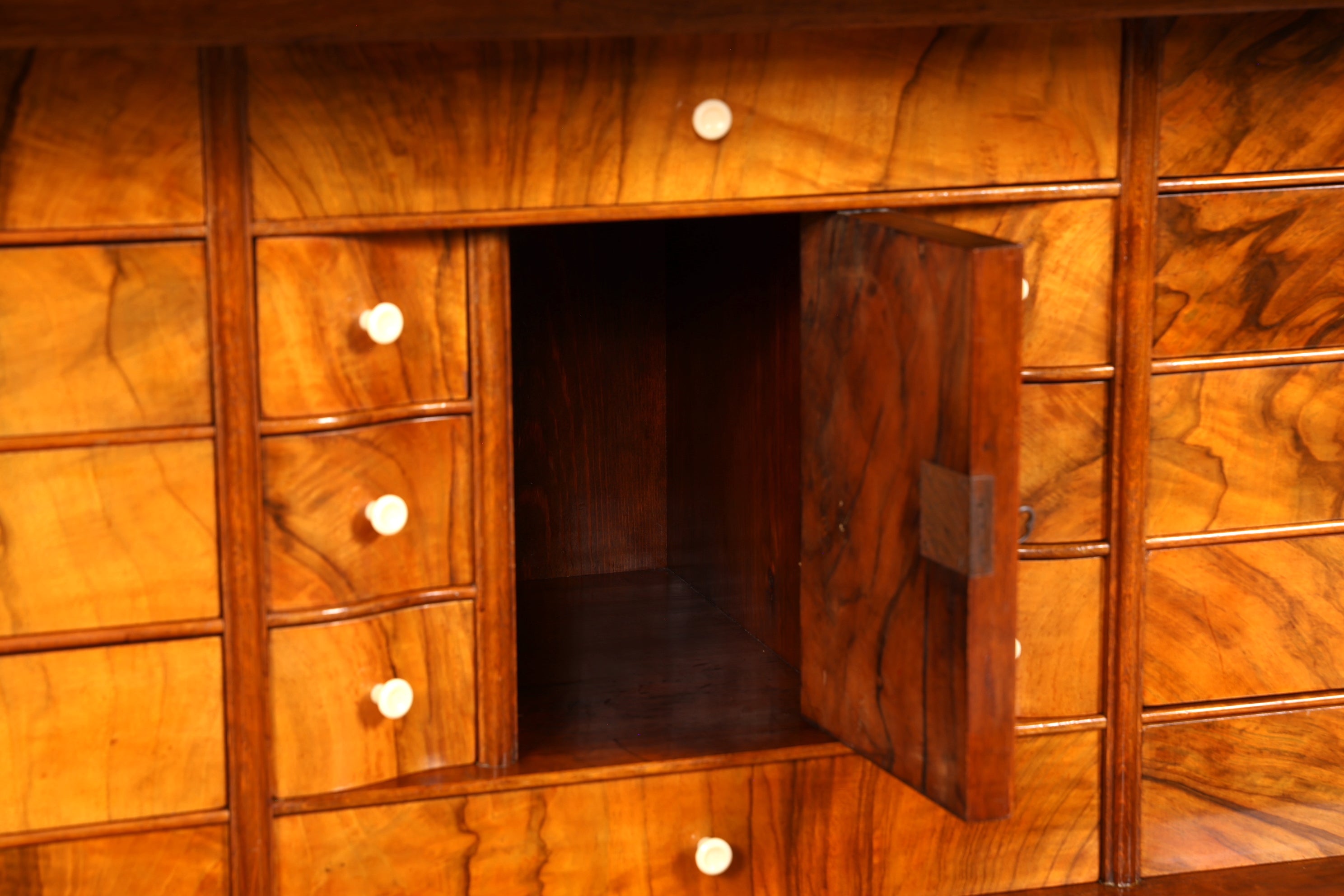 Stilvoller Biedermeier Sekretär Vertiko Louis Philippe Kommode Schubladenkommode