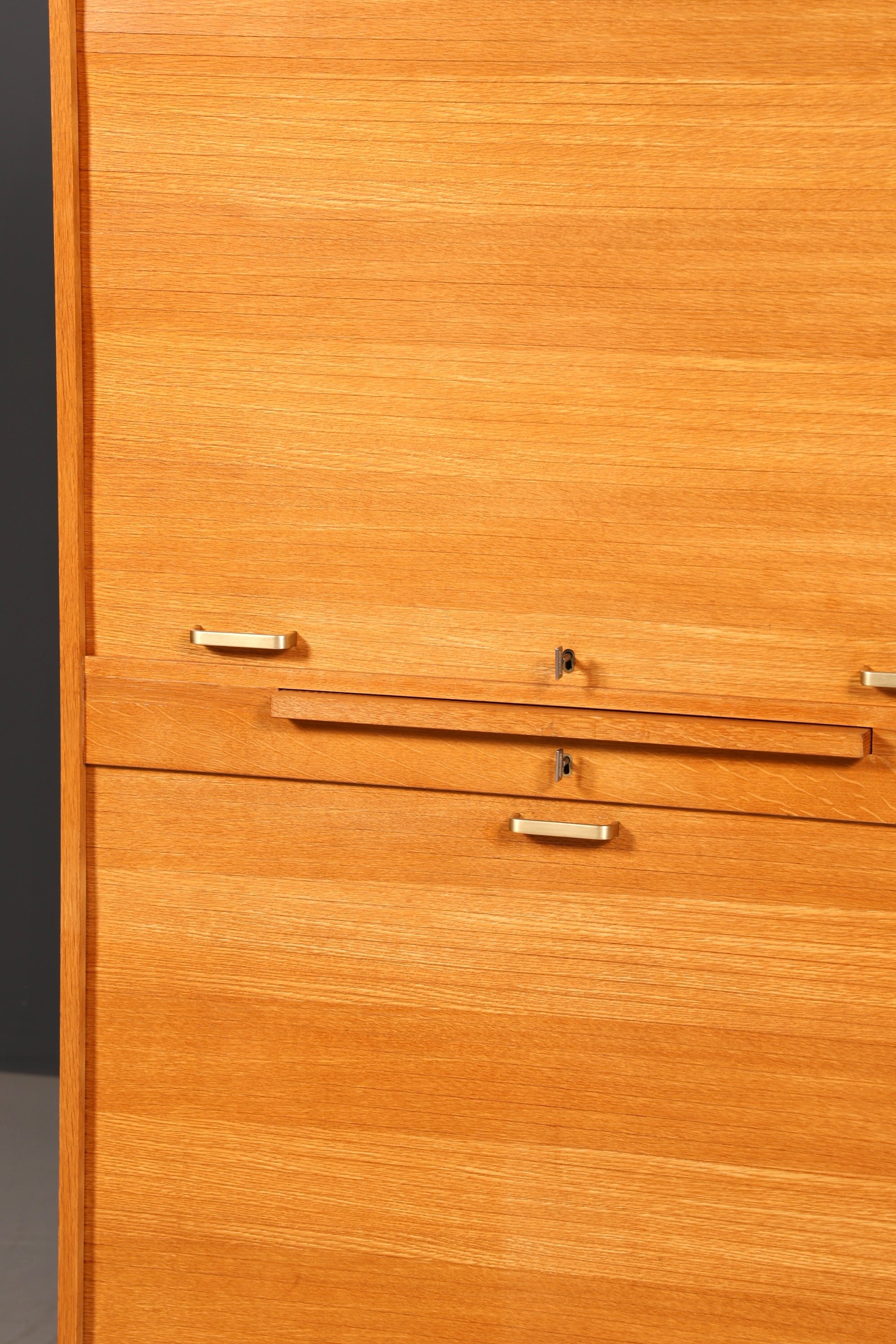 Stilvoller Mid Century Rollladenschrank Bauhaus Apothekerschrank Art Deco Büro Aktenschrank