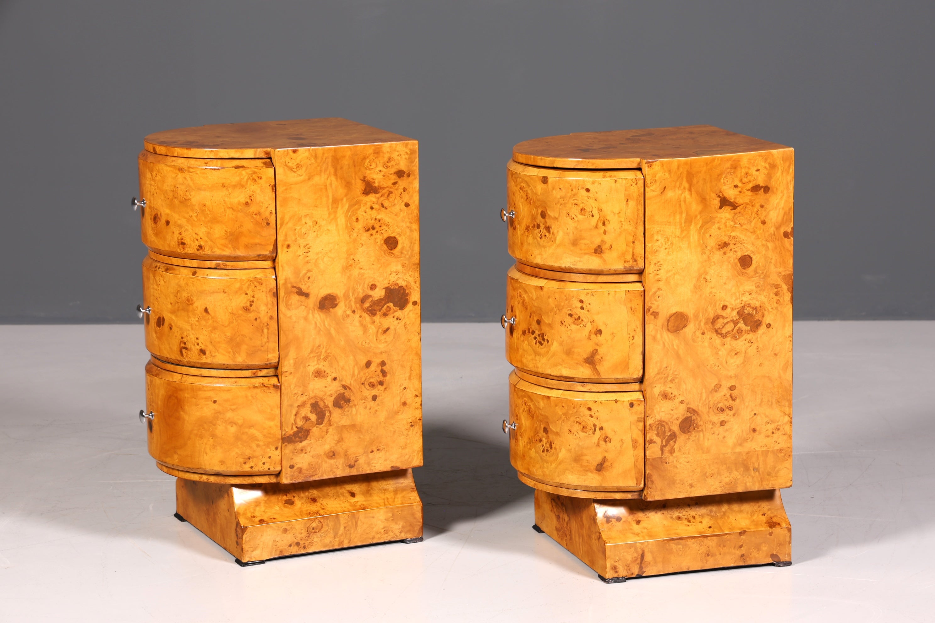 Deux commodes de style Art déco exquises - des meubles uniques pour n&