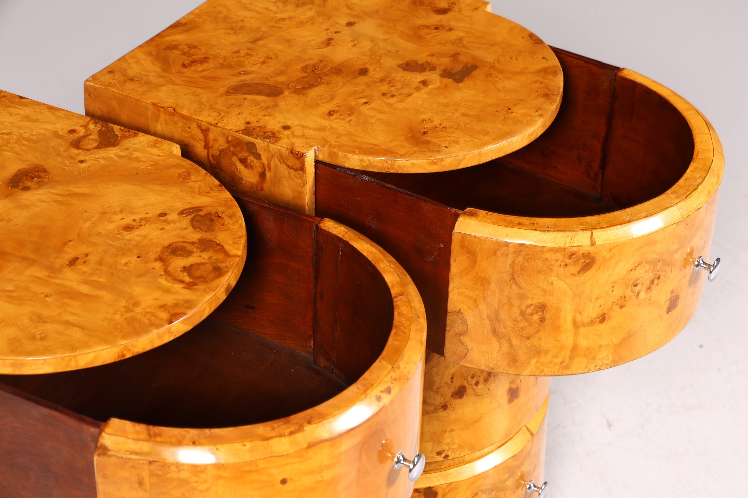 Deux commodes de style Art déco exquises - des meubles uniques pour n&