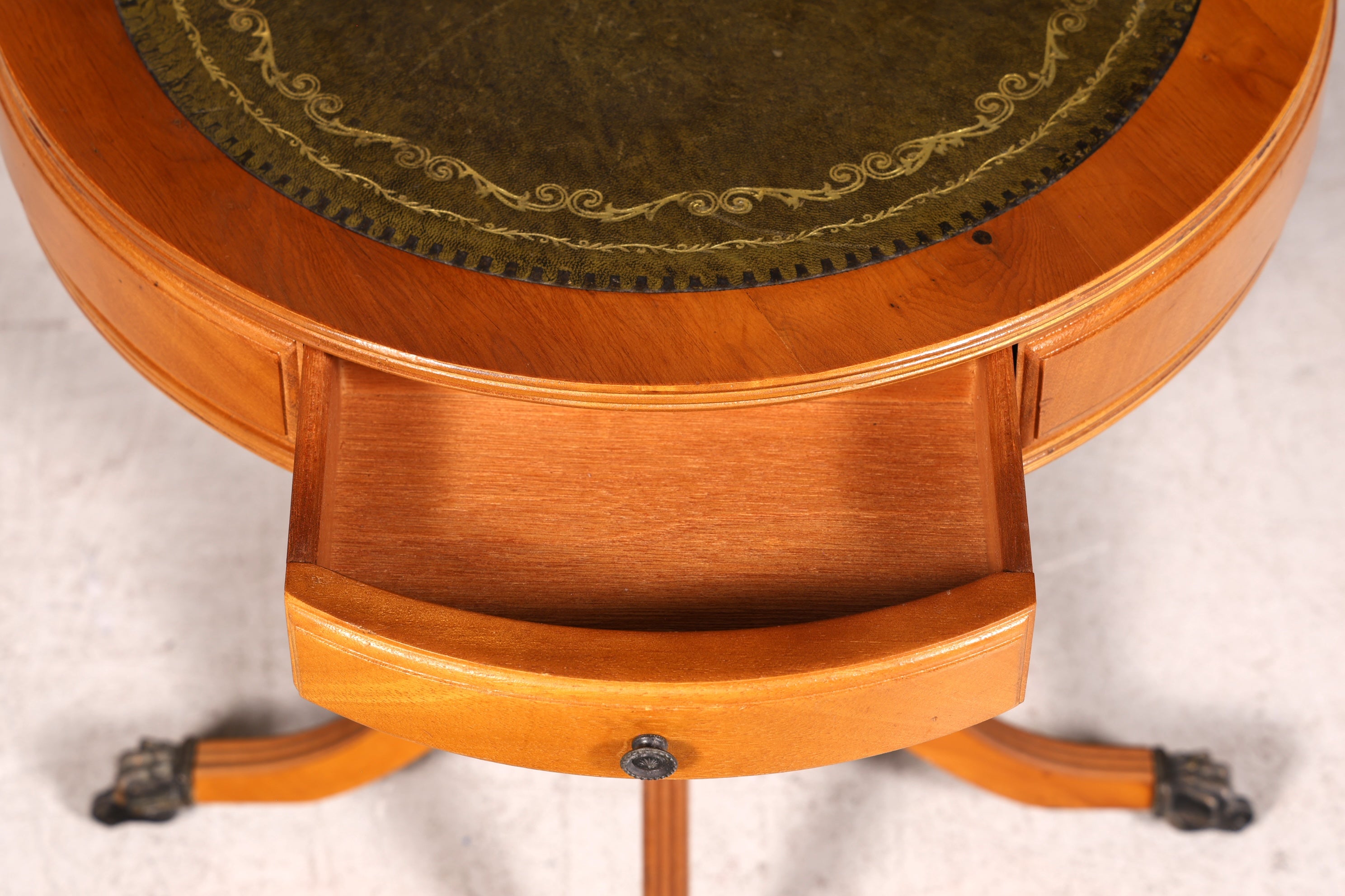 Wunderschöner Englischer Trommeltisch Beistelltisch Eibe Regency Echt Lederauflage Drum Table Ablagetisch Antik Vintage