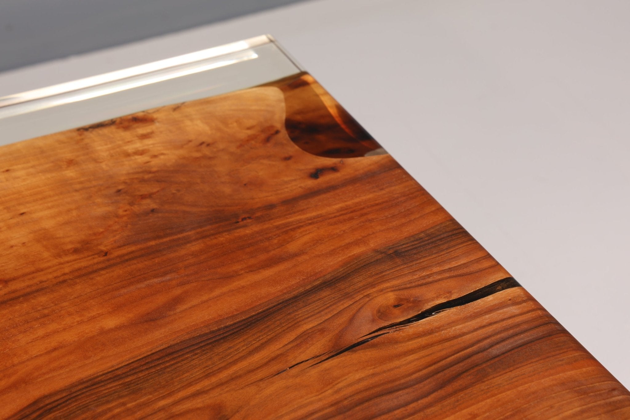 Beeindruckender Epoxidharz Tisch 180-90cm Nussbaum Esszimmer Tisch River Table Epoxy Küchentisch