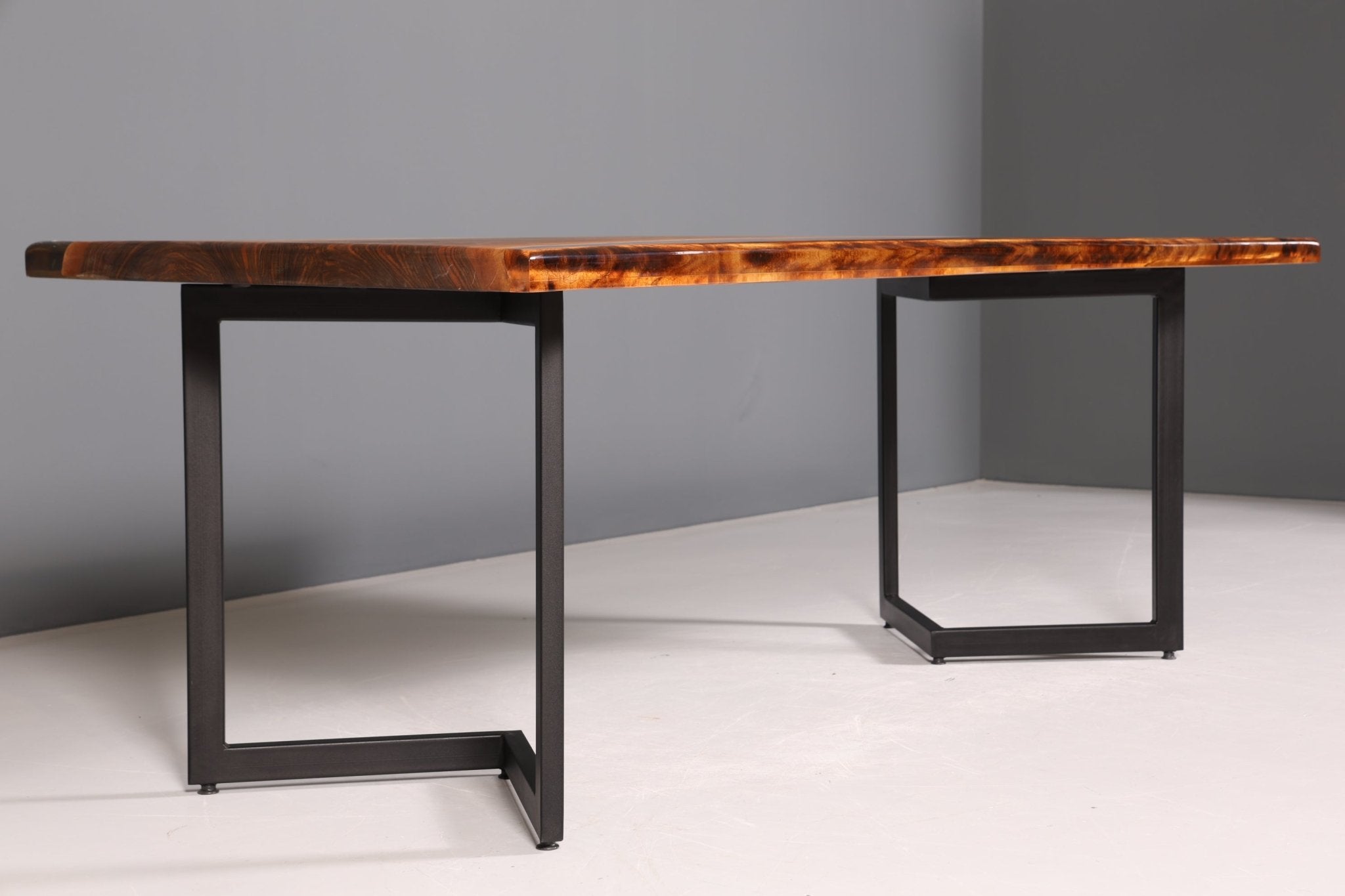 Edler Epoxidharz Tisch 220-90 cm Epoxy Nussbaum massiv Holz Esszimmer Tisch