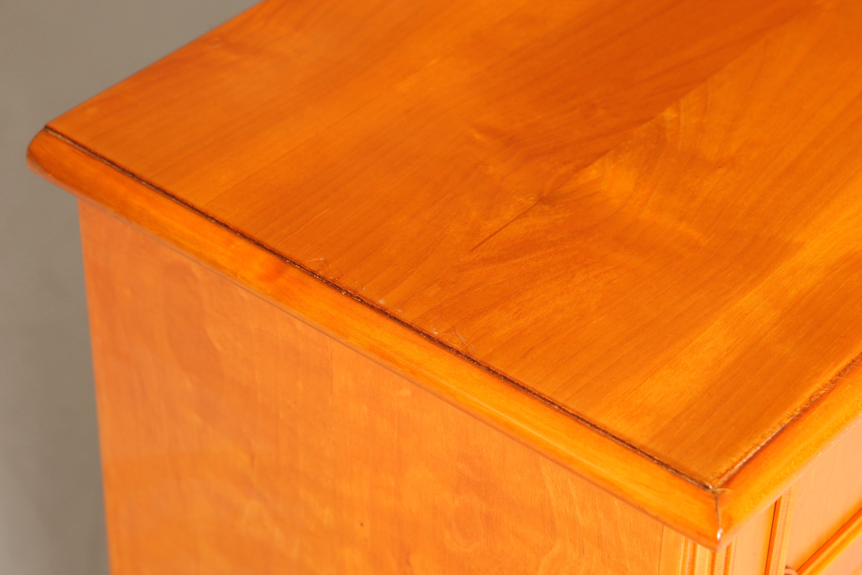 Traumhaftes Englisches Sideboard Eibe Schrank Antik Stil Buffetschrank Kommode