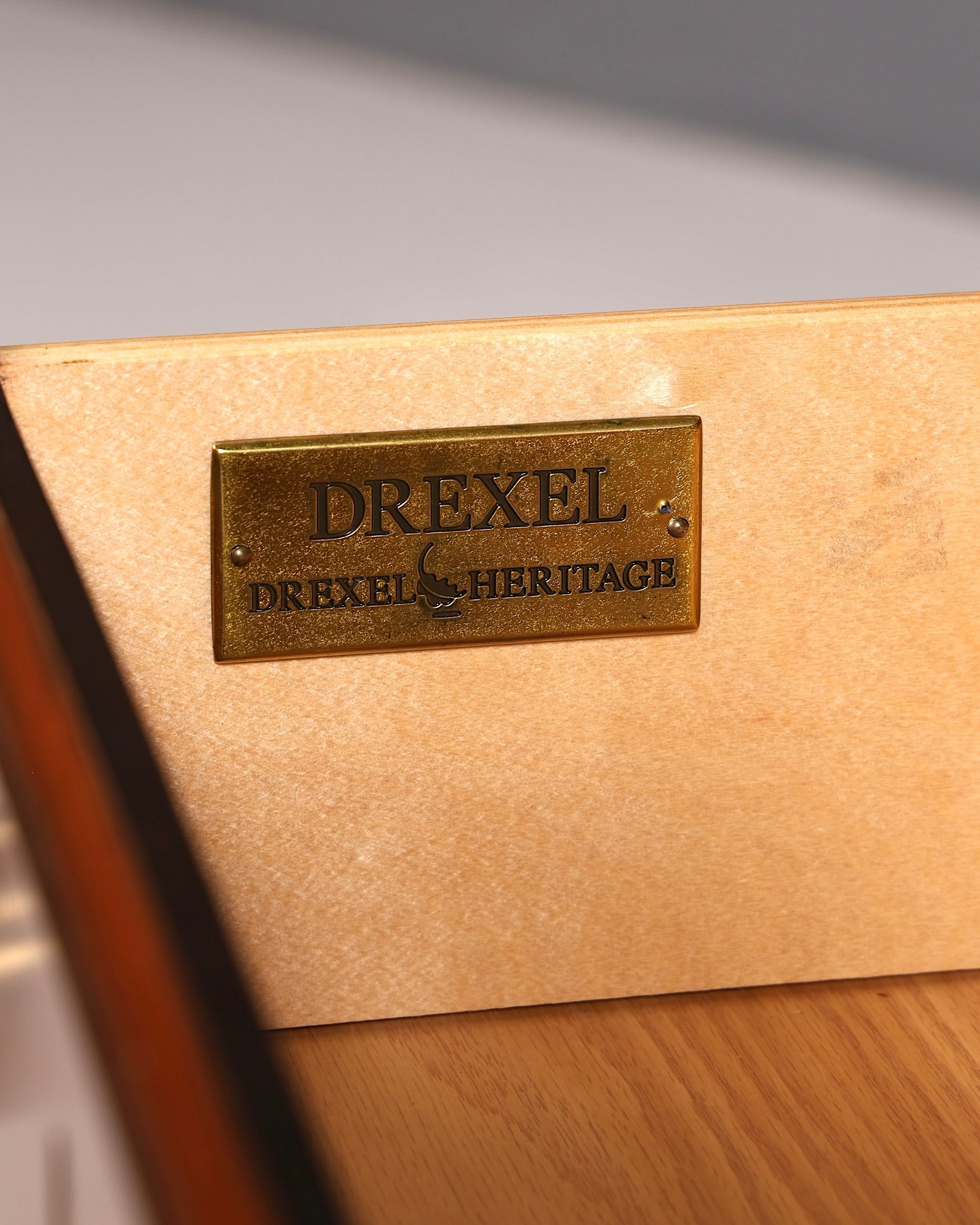 Commode haute Drexel Heritage Vertiko, style antique, meuble américain à tiroirs, chiffonnier, commode à linge