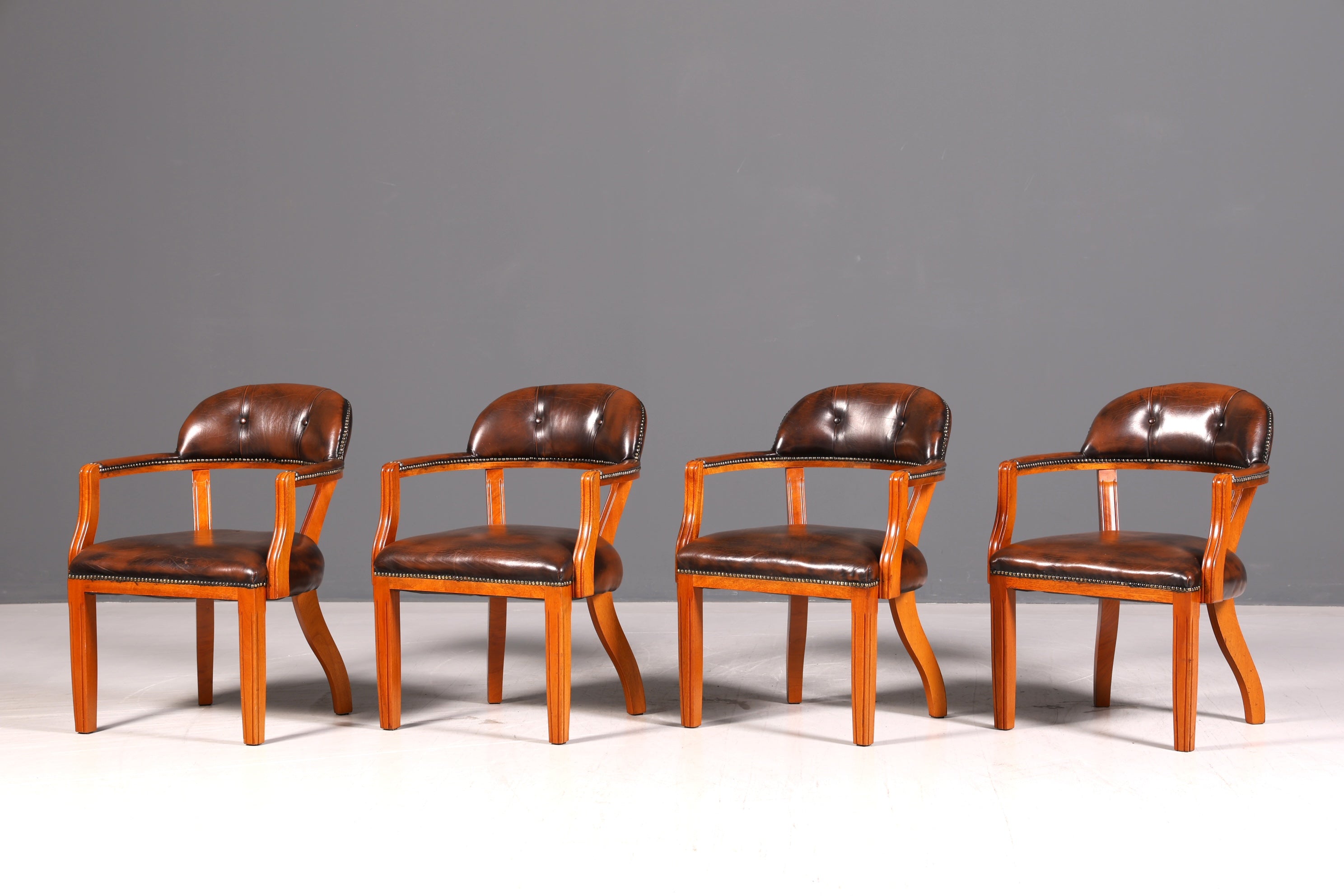 Wunderschöner Chesterfield Armlehnstuhl Braun Echt Leder Englisch Bürostuhl Schreibtischstuhl Sekretär Stuhl Court Chair 3 von 4