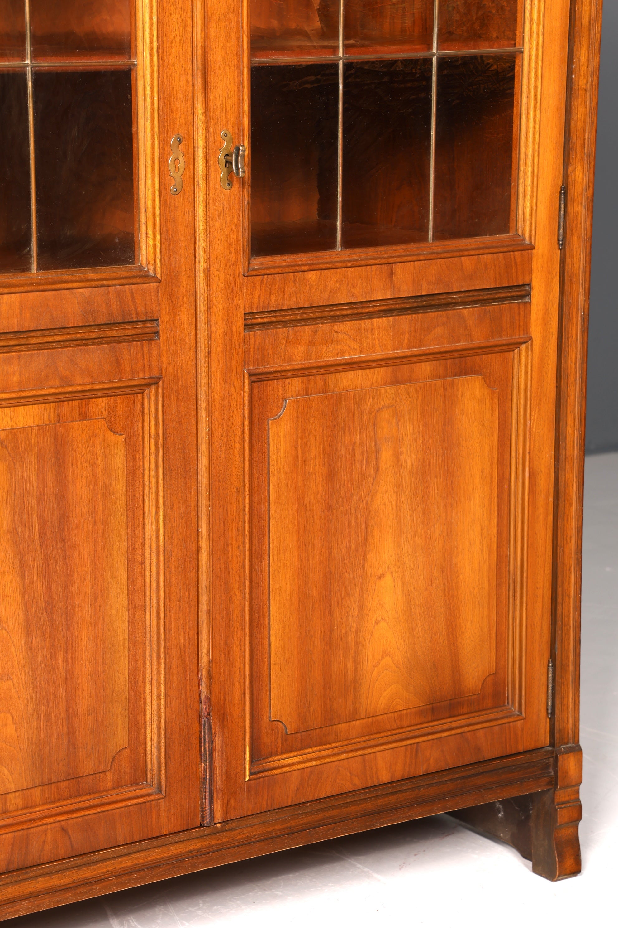 Traumhafte Jugendstil Vitrine Antike Holz Bücherschrank Eiche Antik Schrank Geschirrschrank