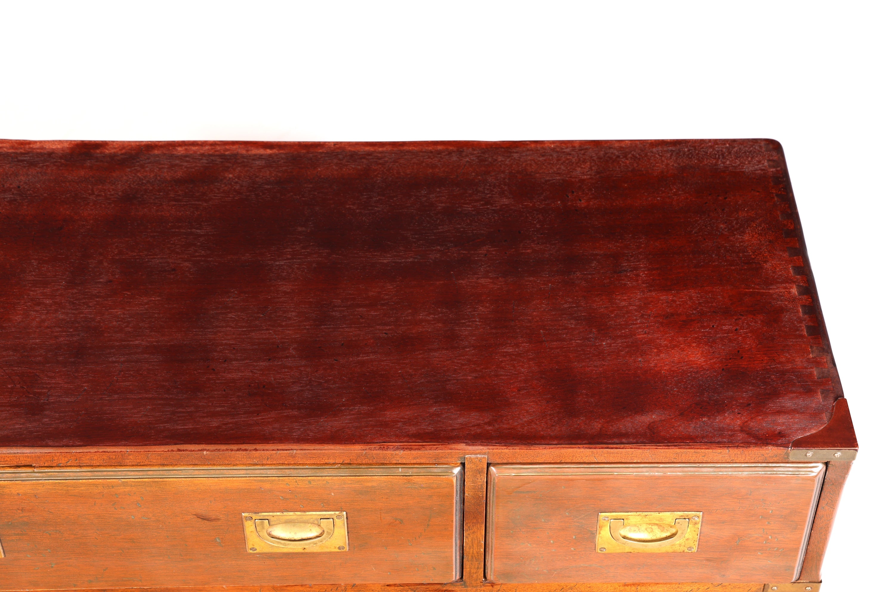 Buffet maritime onirique, coffre de navire anglais, meuble ancien anglais, coffre militaire