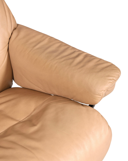 Hauptstadt Möblerei Stressless Sunrise Relaxsessel aus beigem Echtleder mit weicher Polsterung und Armlehne