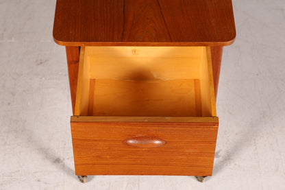 Wunderschöner Mid Century Beistelltisch Nähkasten Nähtisch Retro 60er Rolltisch Vintage Holz Skandinavisch