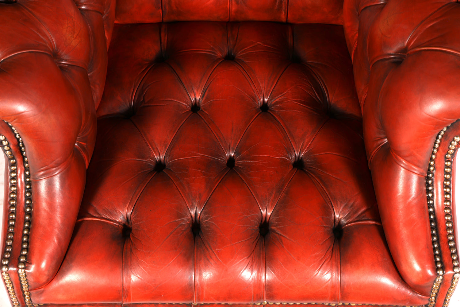 Fauteuil à oreilles Chesterfield original avec repose-pieds en cuir véritable, fauteuil anglais pour homme, fauteuil en cuir, antique et vintage