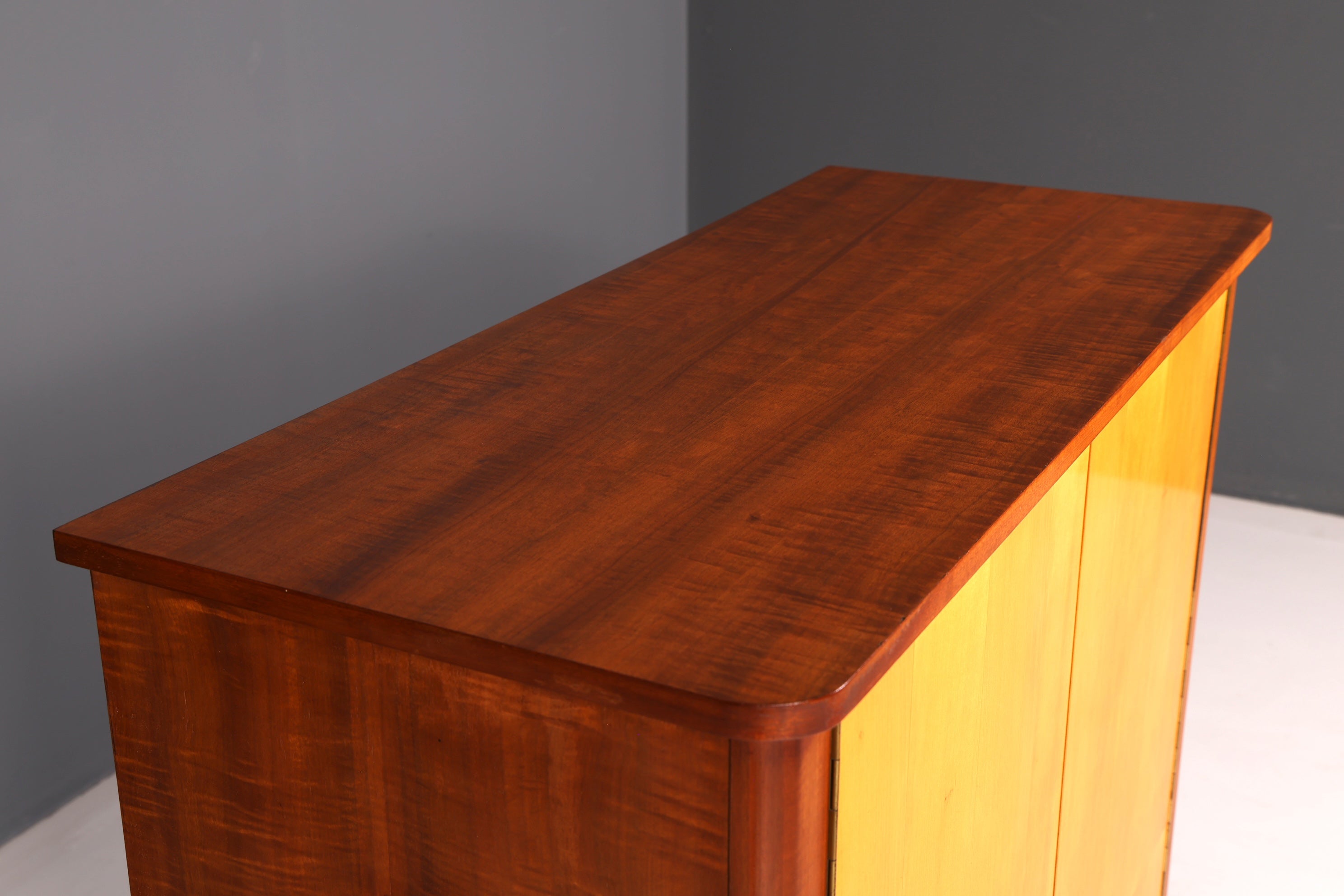 Wunderschöner Mid Century Schrank 60er Jahre Wäscheschrank Aktenschrank Kommode Vertiko Highboard Vintage