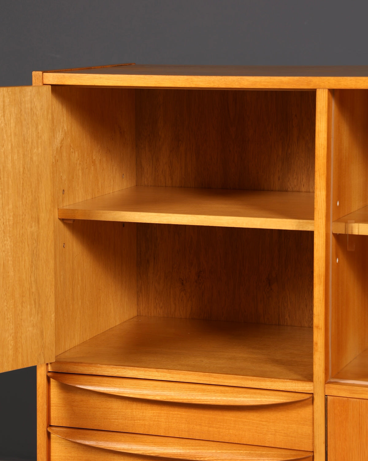 Beautiful original Hellerau mid-century display cabinet, Franz Ehrlich 602 chest of drawers and bookcase