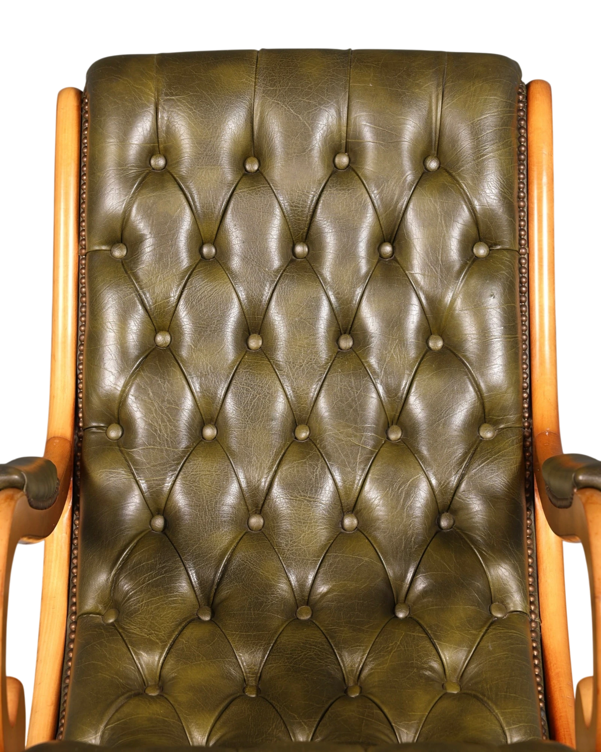 Hauptstadt Möblerei H903 Sessel mit olivgrünem Lederbezug und klassischer Knopfheftung im Chesterfield-Stil