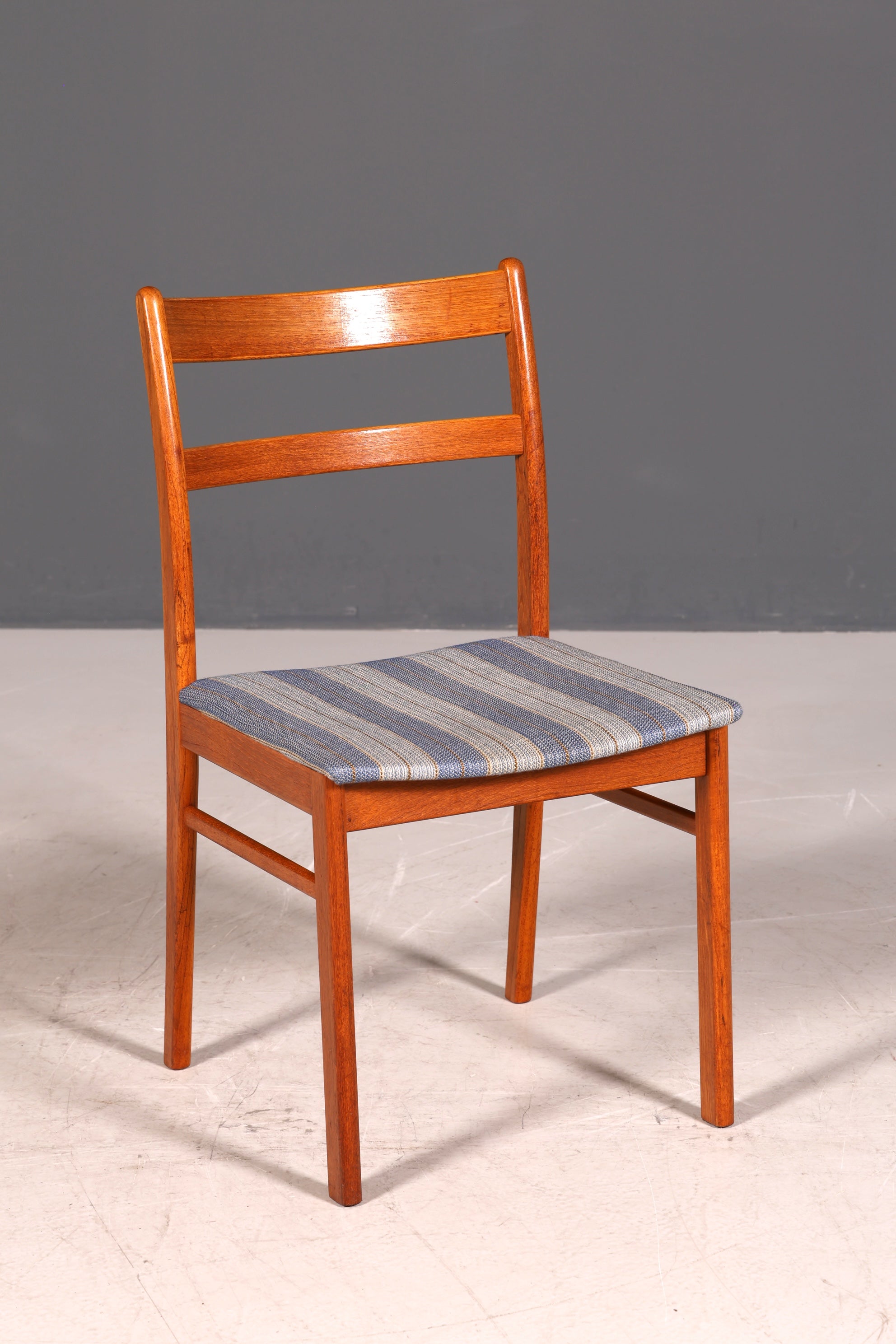 G403 Finish cm 4x Mid Century Teak Holz Stühle Made in Denmark Retro Stuhlset Danish Design Küchenstühle (Kopie)