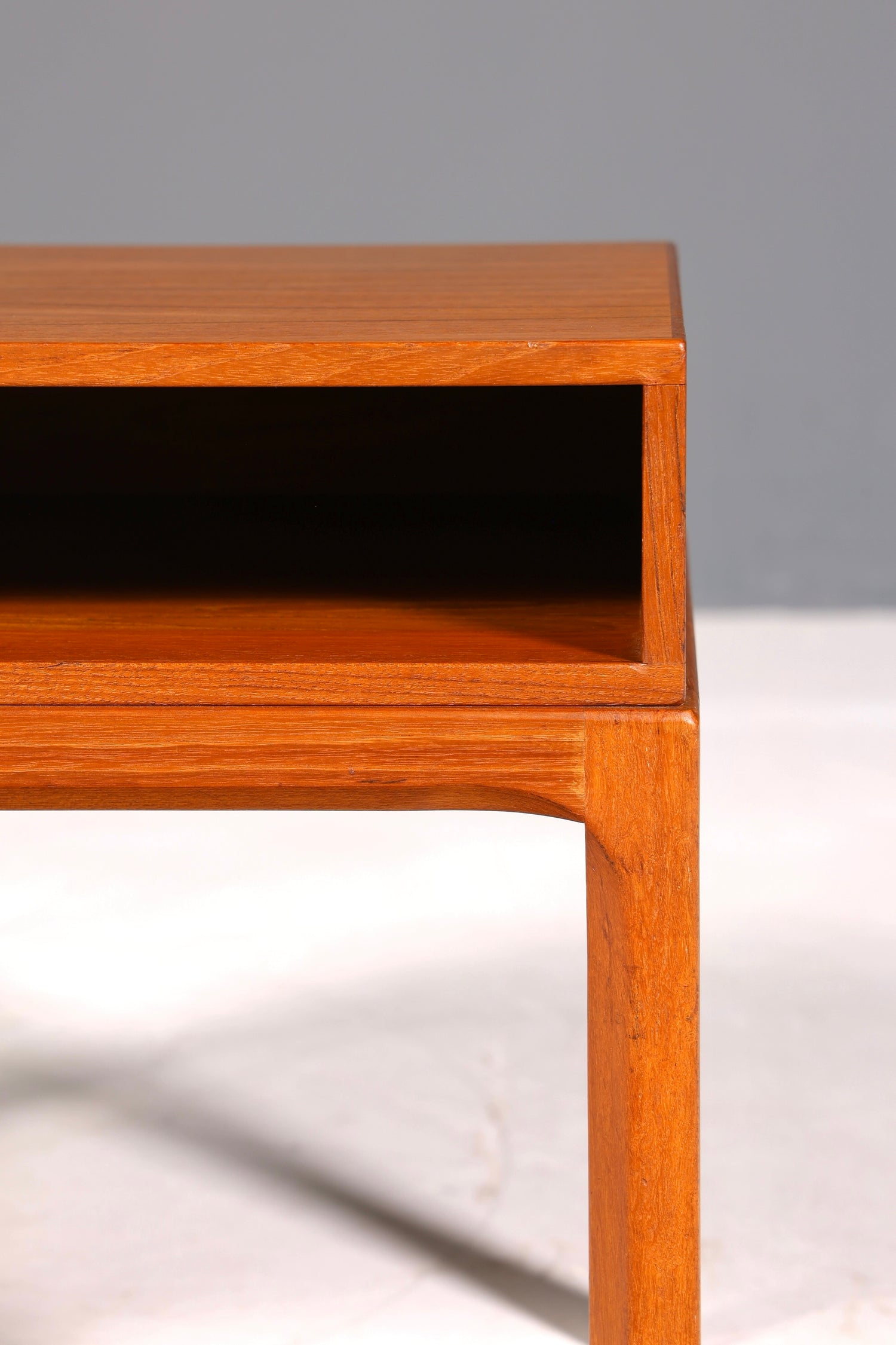 Wunderschöner Aksel Kjersgaard Beisteltlisch Mid Century Ablage Tisch Teak Holz Danish Design Nachttisch
