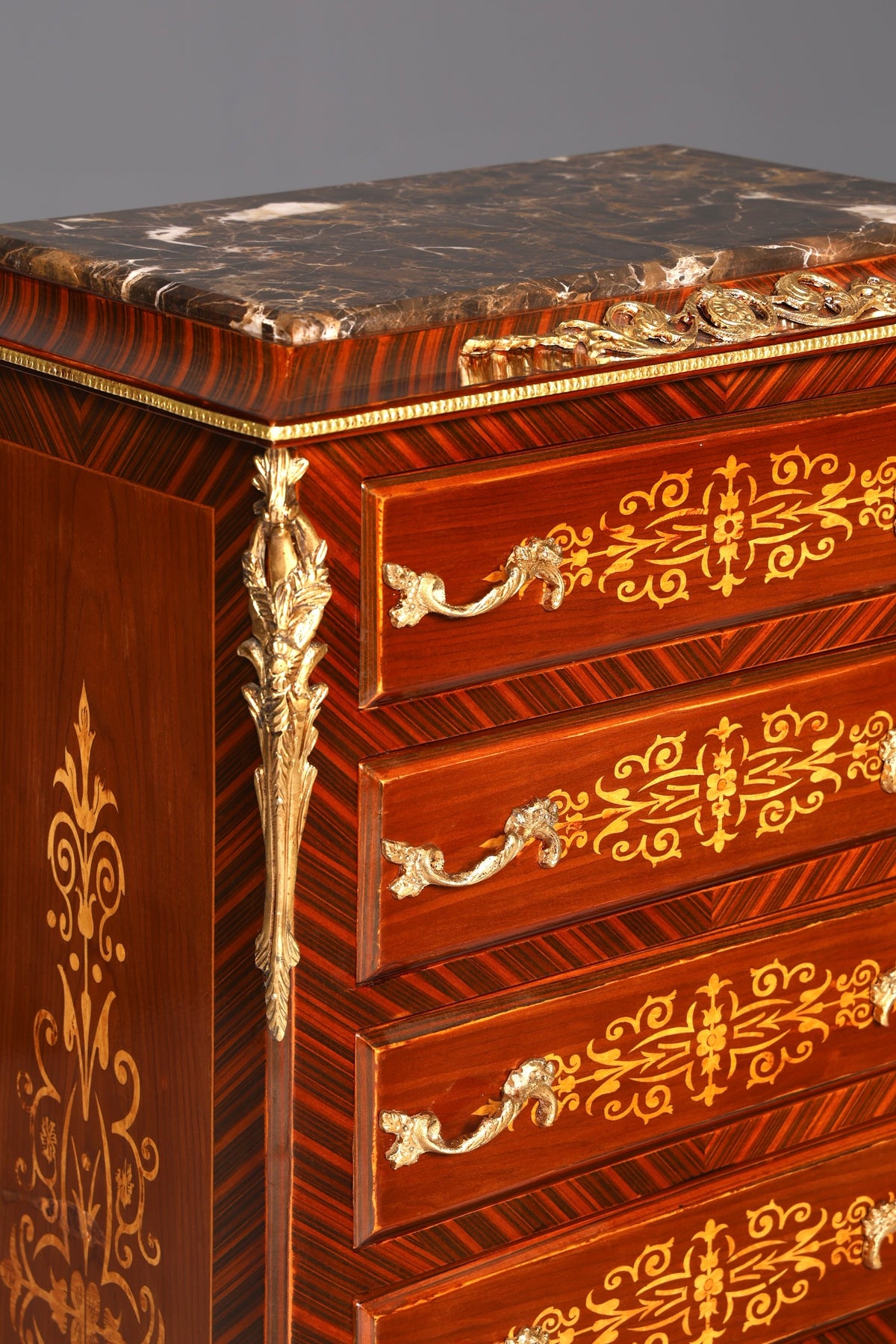 Magnifique buffet haut de style baroque Louis XV, marbre, vertiko, commode marquetée