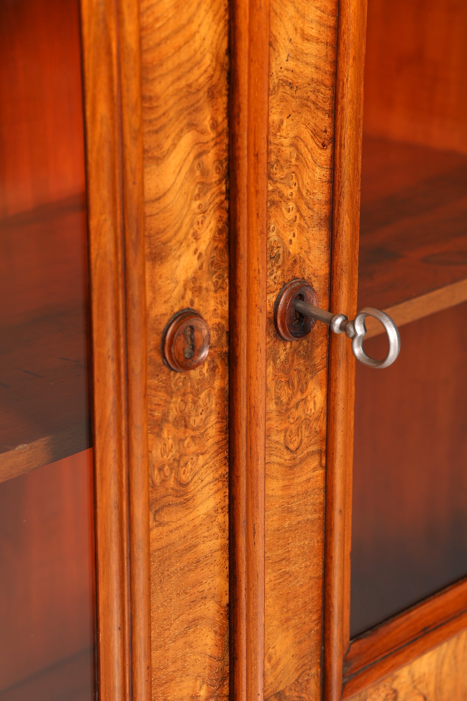 Traumhafte Louis Philippe Vitrine Antik Biedermeier Schrank echt Holz um 1880