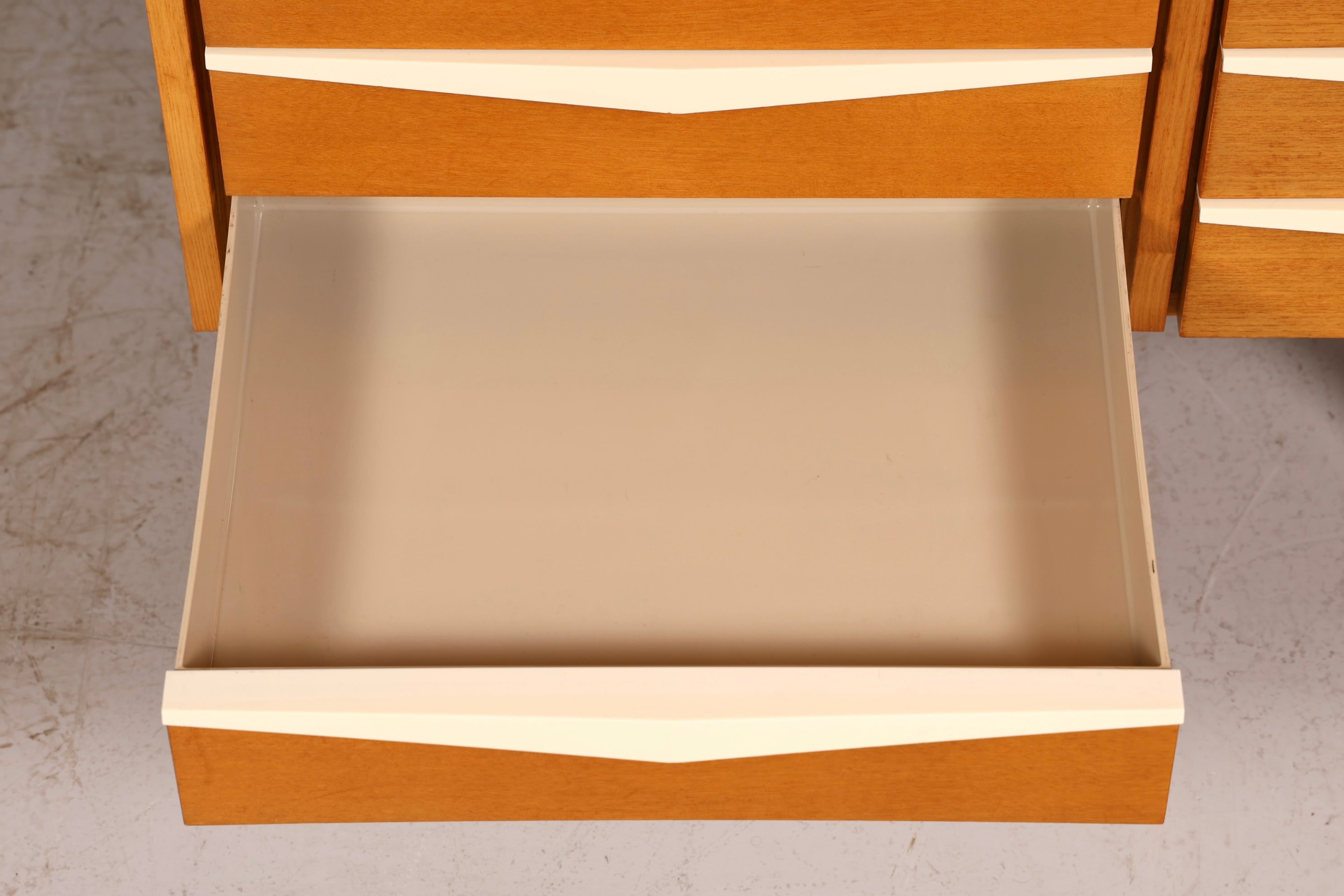 Wunderschöner Hellerau Schrank Modell 427 Mid Century Vintage Aktenschrank Highboard Vertiko Wäscheschrank