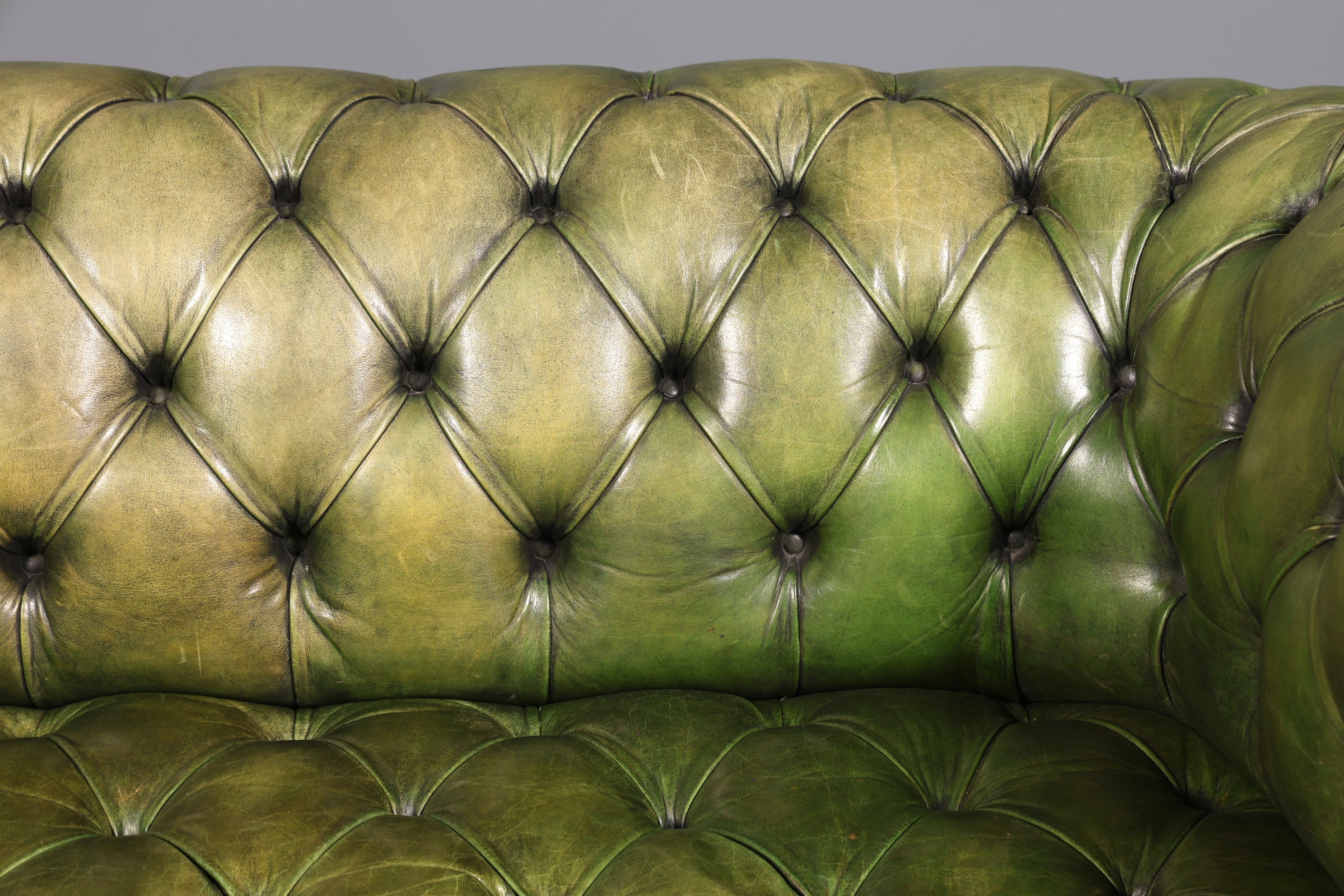 Magnifique canapé Chesterfield original 2 places, vert anglais, cuir véritable, canapé 2 places