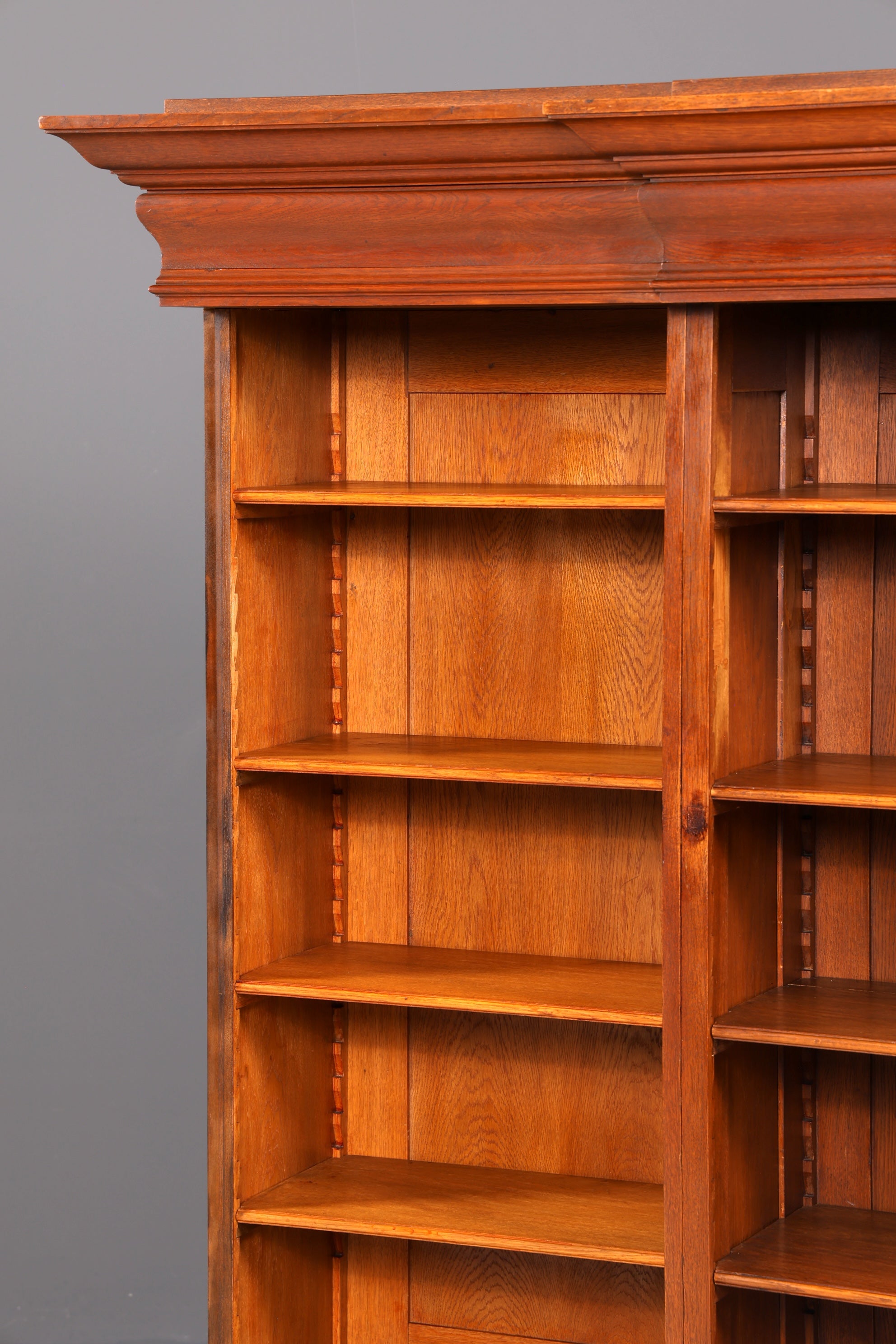Traumhaftes Jugendstil Bücherregal Regal Gründerzeit um 1900 Antik Buchablage Eiche