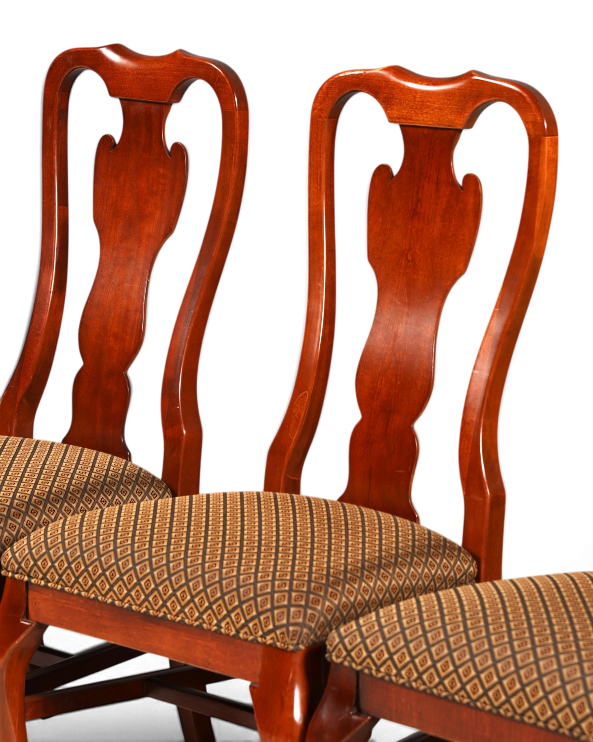Hauptstadt Möblerei Drexel Heritage Chippendale Stühle aus Holz mit gemustertem Stoffbezug im Esszimmer