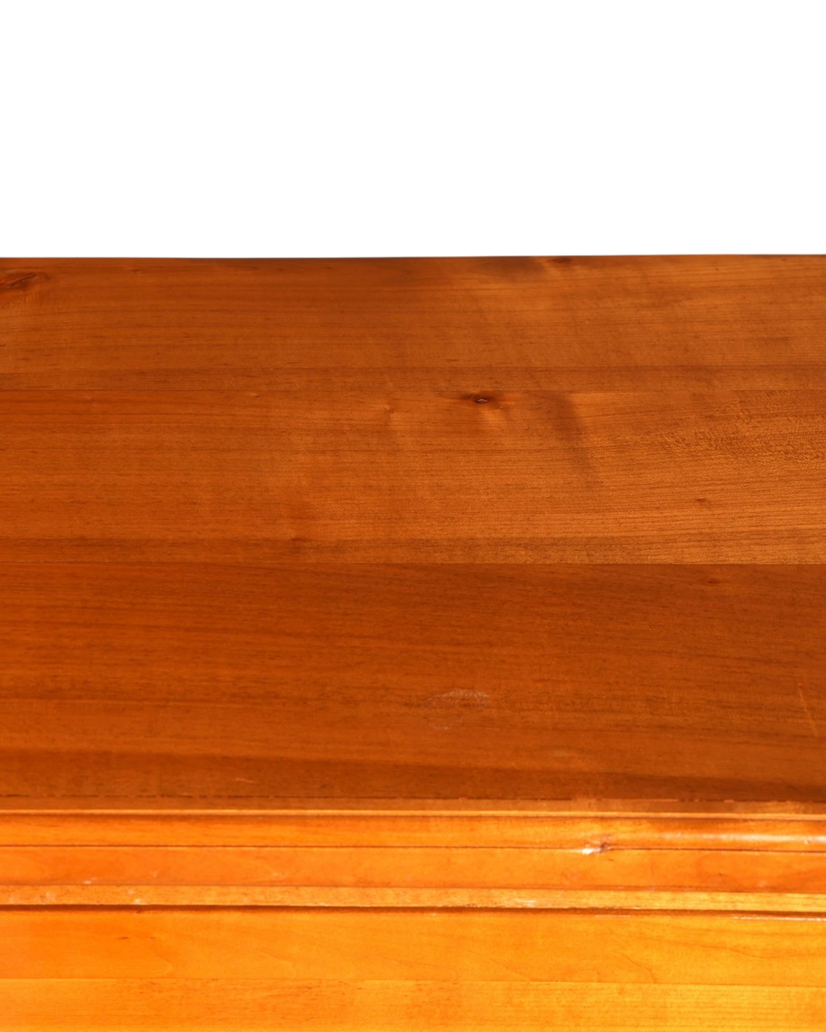 Hauptstadt Möblerei H835 Finish Oberfläche aus warmem, honigfarbenem Holz mit natürlicher Maserung