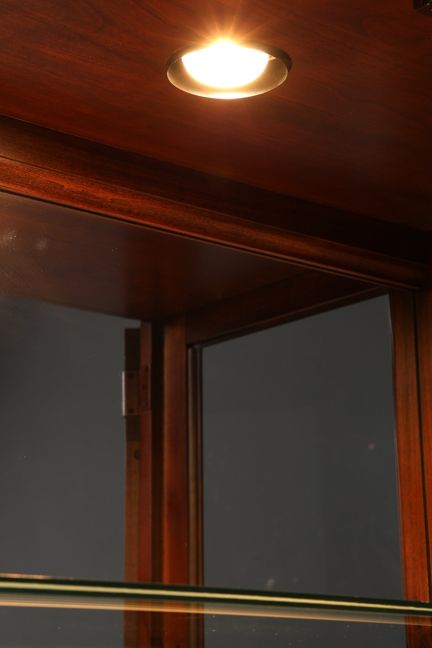 Edle Original Drexel Heritage Vitrine Bücherschrank USA Schrank Buffet Regal Glasvitrine