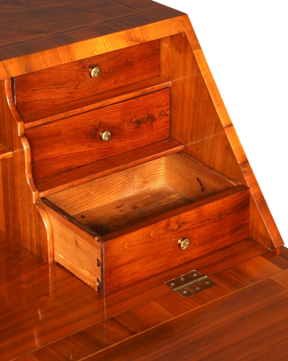Hauptstadt Möblerei Barock Sekretär aus Holz mit Intarsien und Schubladen im Detail