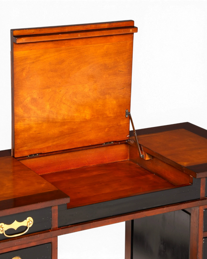 Hauptstadt Möblerei maritimer Schreibtisch im Military Chest Stil aus Holz mit aufklappbarem Fach und Messingdetails