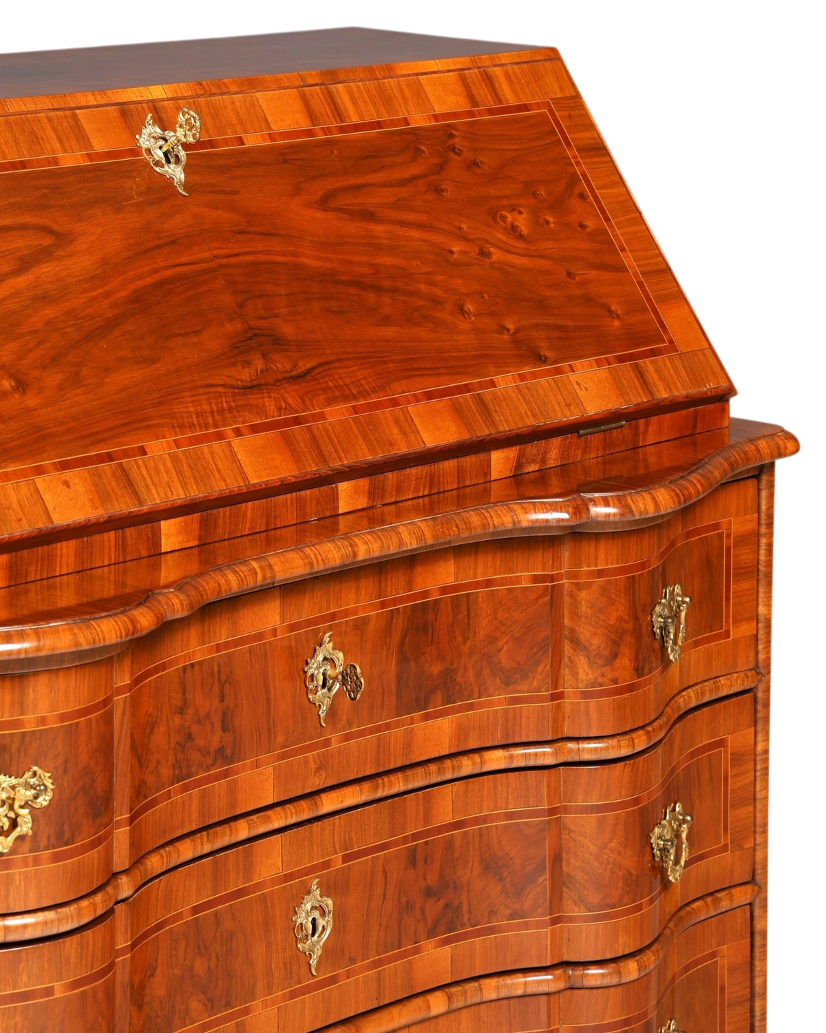 Hauptstadt Möblerei Barock Sekretär aus Holz mit aufwendigen Intarsien, geschwungener Front und goldenen Beschlägen