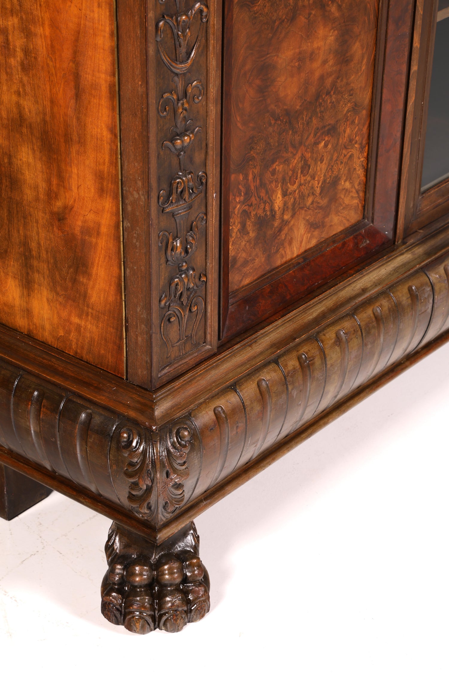Impressionnante bibliothèque vitrine néo-Renaissance de style Gründerzeit, meuble de bureau, buffet, armoire antique en bois massif