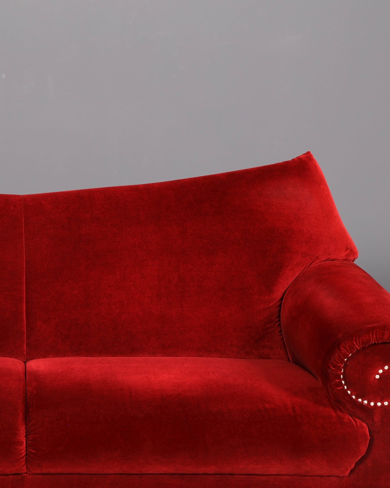 Opulent Bretz Gaudi red velvet designer sofa, 3-seater Baroque Bordeaux velvet couch