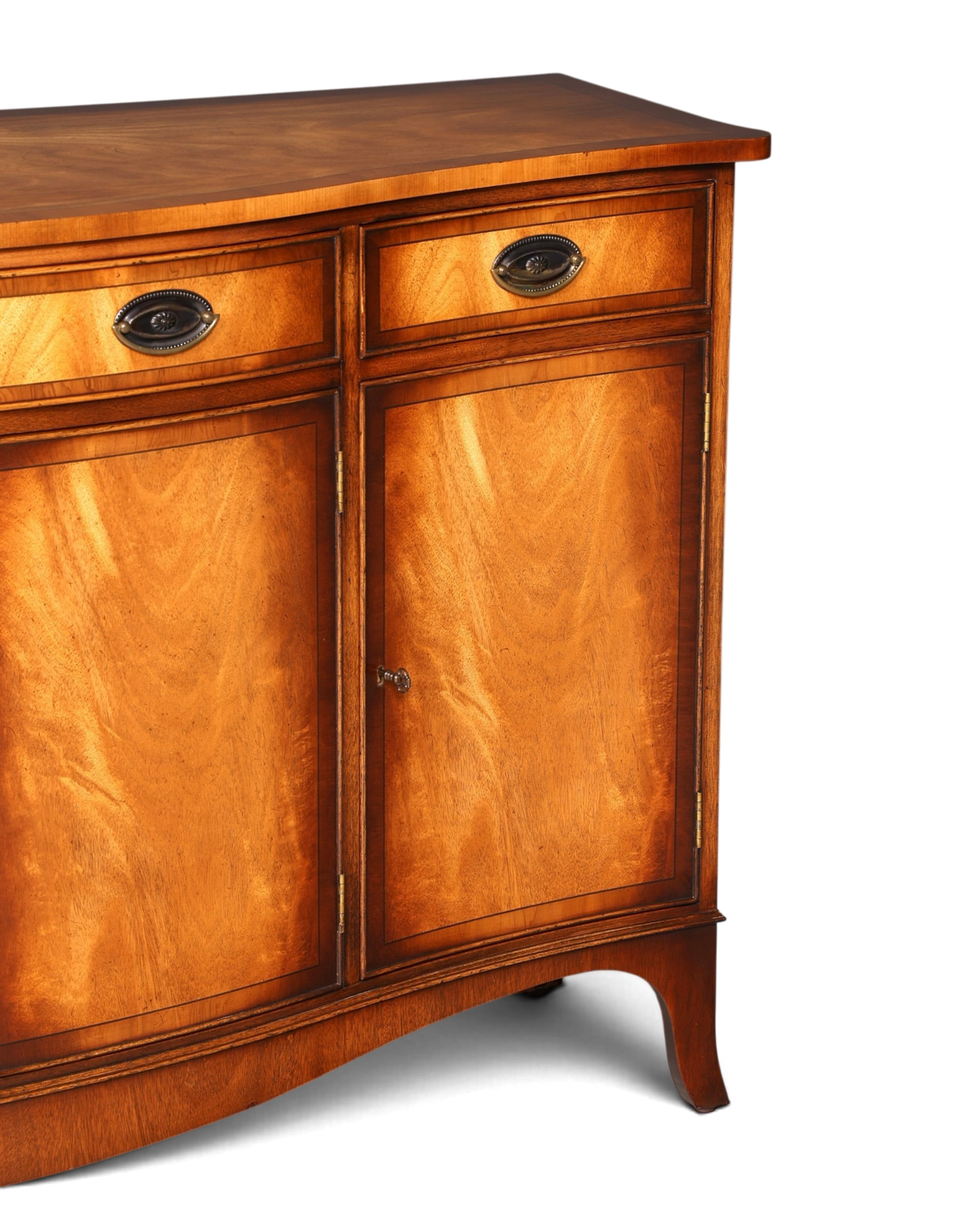 Hauptstadt Möblerei Bevan Funnell Reprodux Sideboard aus massivem Echtholz mit Schubladen und Türen im englischen Stil