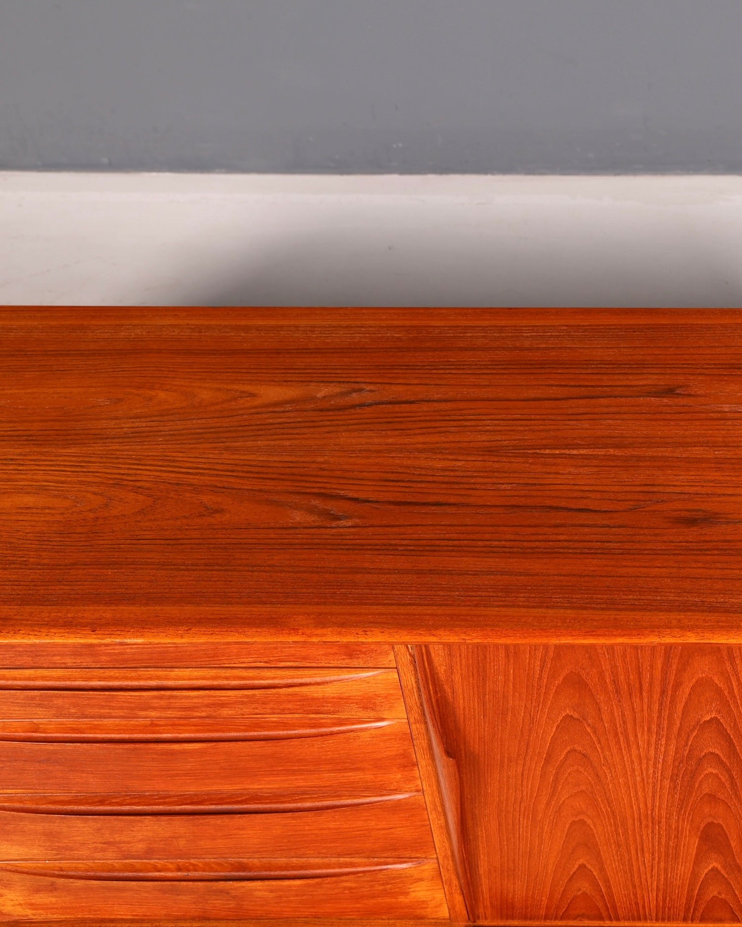 Wunderschönes Dyrlund Mid Century Sideboard Teak Danish Design Schrank Kommode Vintage