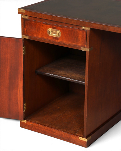Hauptstadt Möblerei maritimer Schreibtisch im Military Chest Stil aus Holz mit Messingbeschlägen und Lederauflage