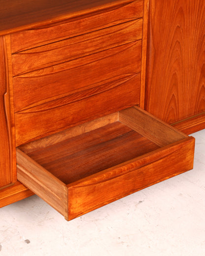 Wunderschönes Dyrlund Mid Century Sideboard Teak Danish Design Schrank Kommode Vintage