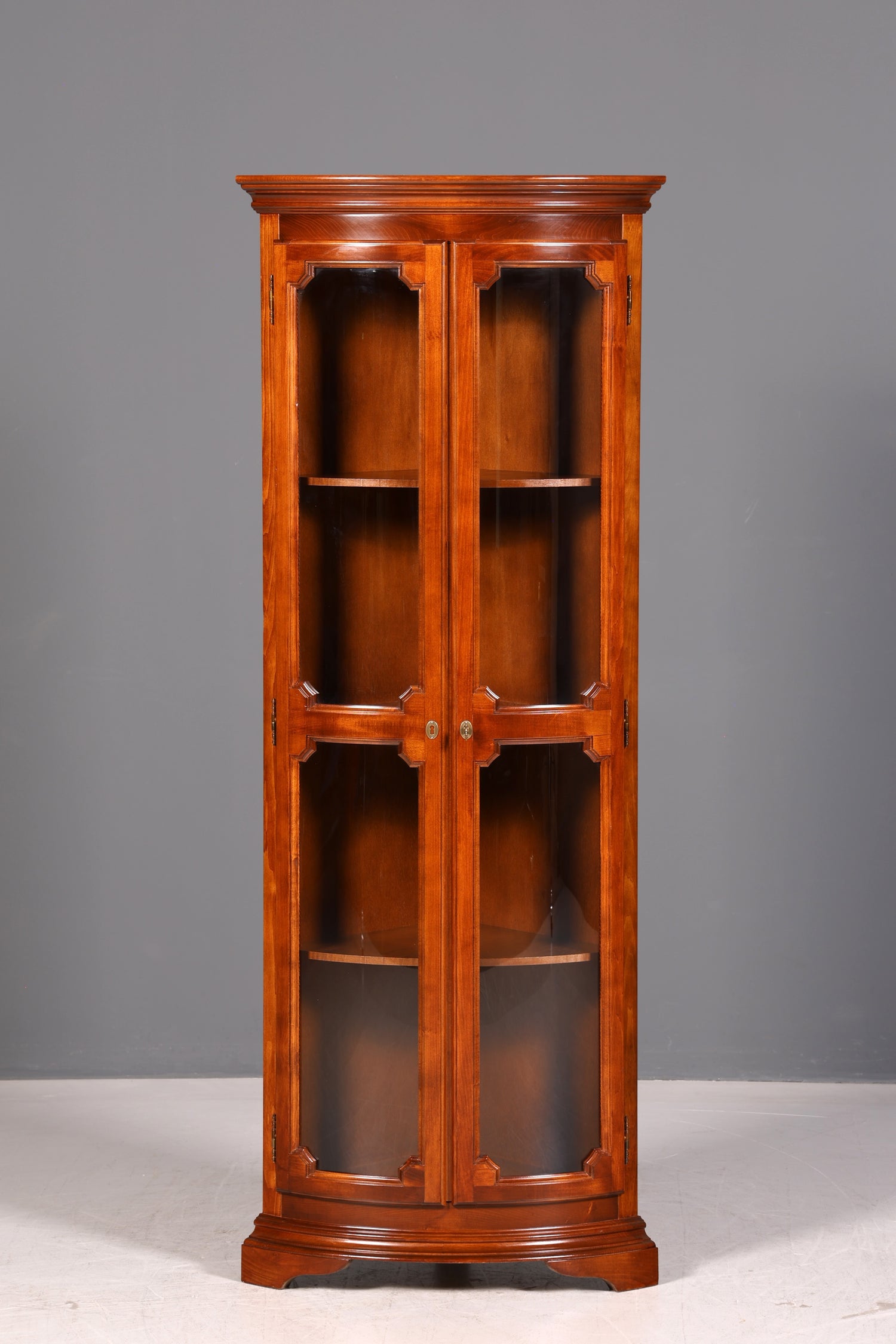 Wunderschöne Original Selva Eckvitrine Antik Stil Vitrine Schrank Geschirrschrank Glasvitrine Eckschrank 1 von 2