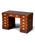 Hauptstadt Möblerei Schreibtisch im Military Chest Stil aus dunklem Holz mit Messingbeschlägen und Lederauflage