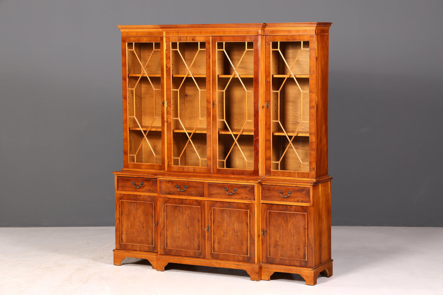 Wunderschöne Englische Vitrine Bücherschrank Buffet Antik Glasvitrine Bibliothek Vitrinenschrank Vintage