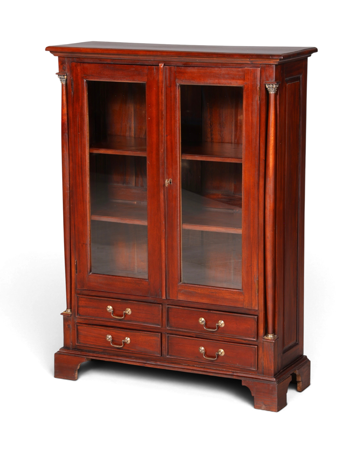 Hauptstadt Möblerei Vitrinenschrank aus dunklem Holz mit zwei Glastüren und vier Schubladen im klassischen Stil