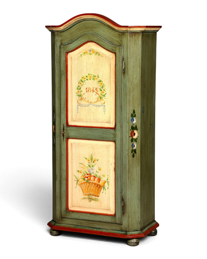 Hauptstadt Möblerei Bauernschrank in Grün mit handgemalten Blumenmotiven und Jahreszahl 1845 auf cremefarbenen Feldern