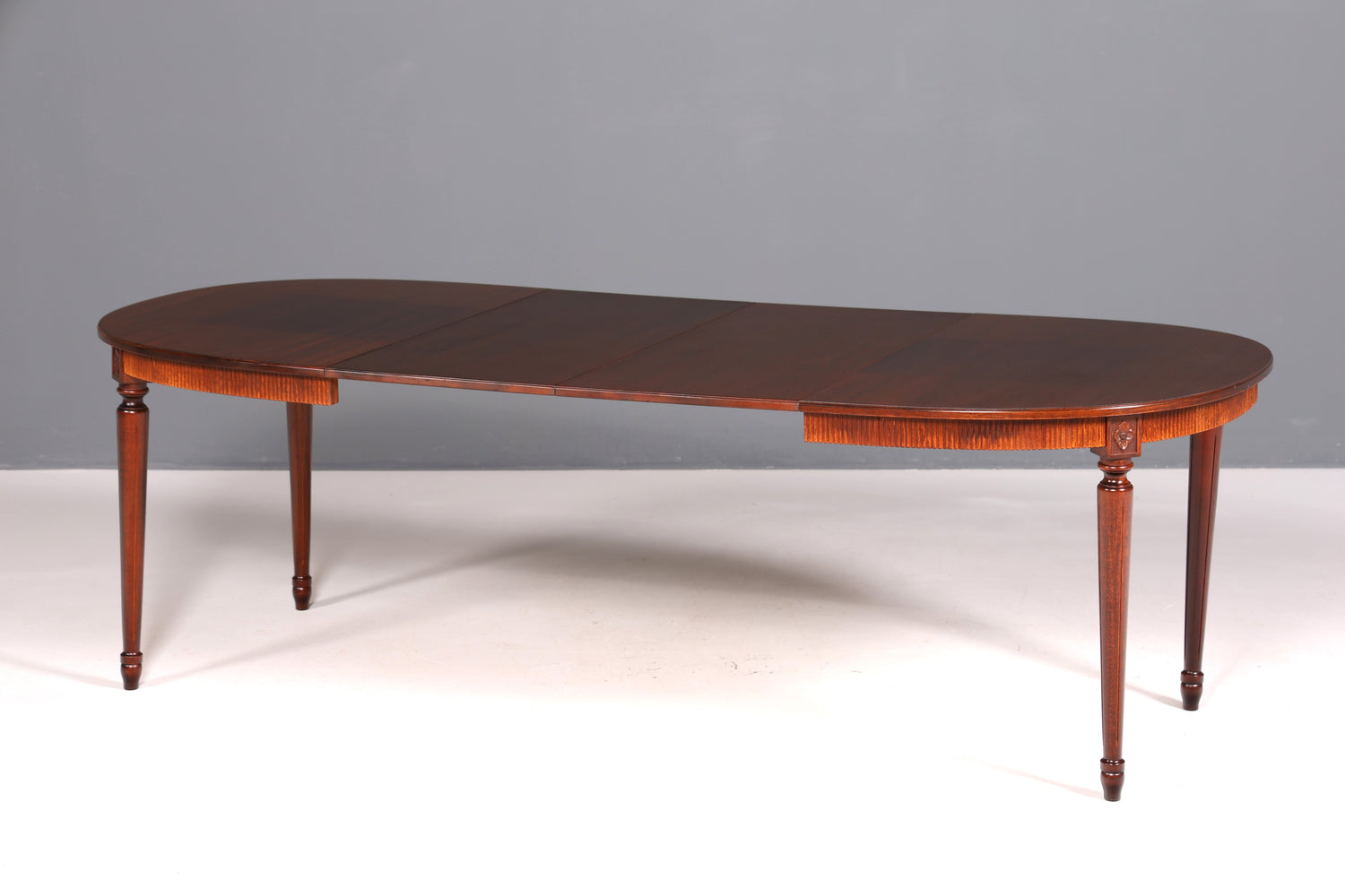 Belle table de salle à manger extensible anglaise, style antique, table de cuisine des années 60