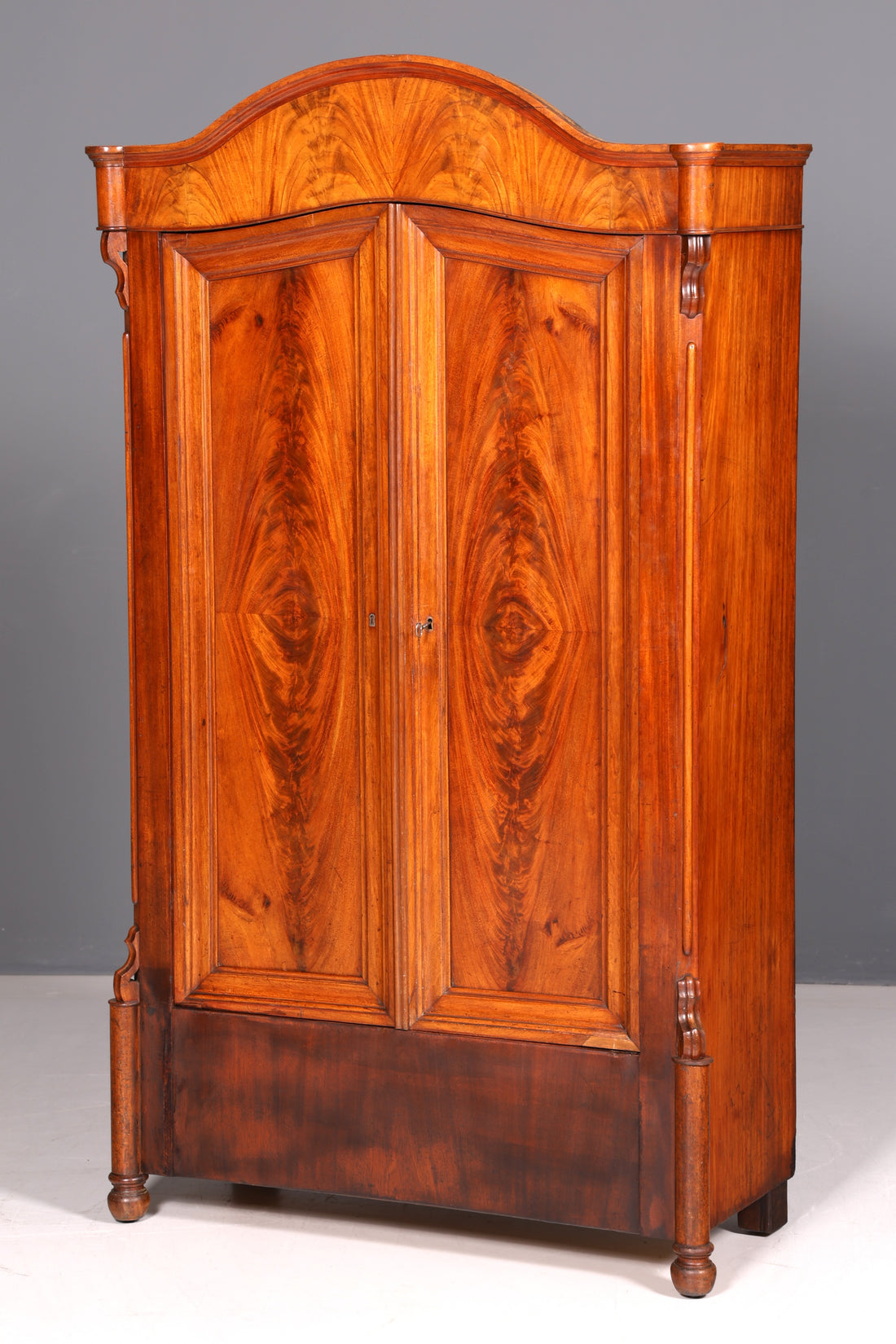 Noble armoire Louis Philippe antique époque Gründerzeit armoire à vêtements commode à linge vers 1880  