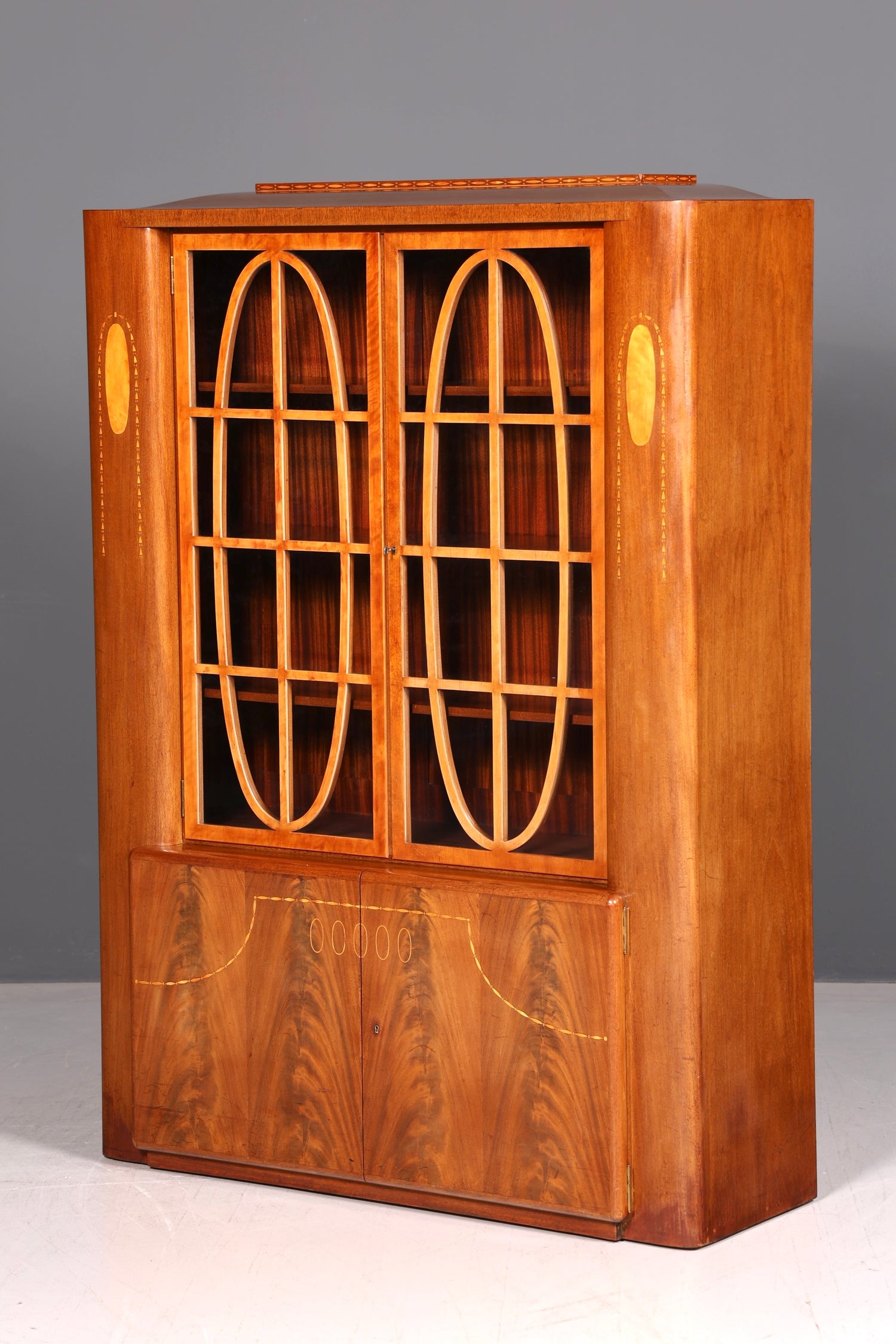Seltene Original Jugendstil Vitrine Nussbaum massiv Holz Art Deco Antik Schrank Bücherschrank Glasvitrine Vintage