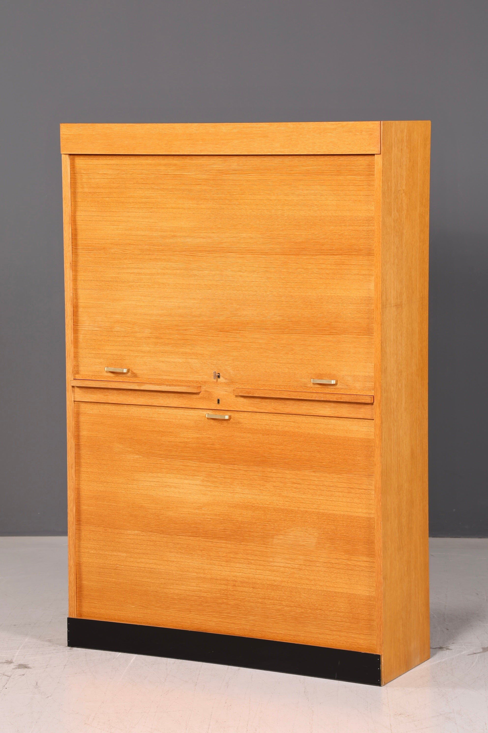 Schlichter Rollladenschrank Bauhaus Apothekerschrank Aktenschrank Büro Art Deco Schrank Massivholz Vintage