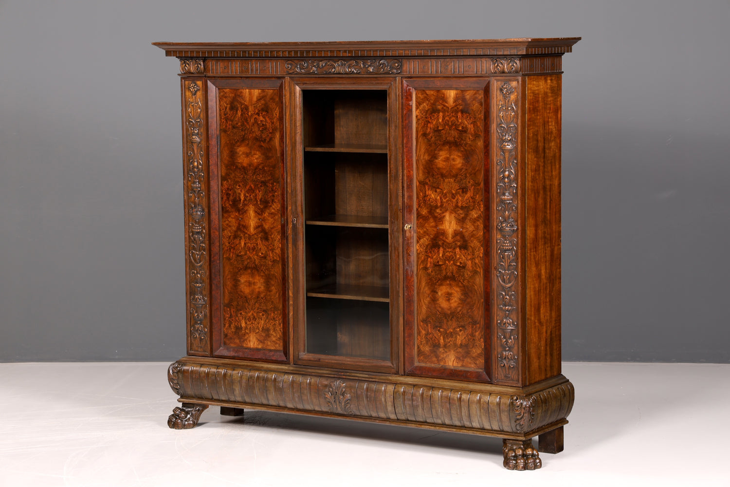 Impressionnante bibliothèque vitrine néo-Renaissance de style Gründerzeit, meuble de bureau, buffet, armoire antique en bois massif