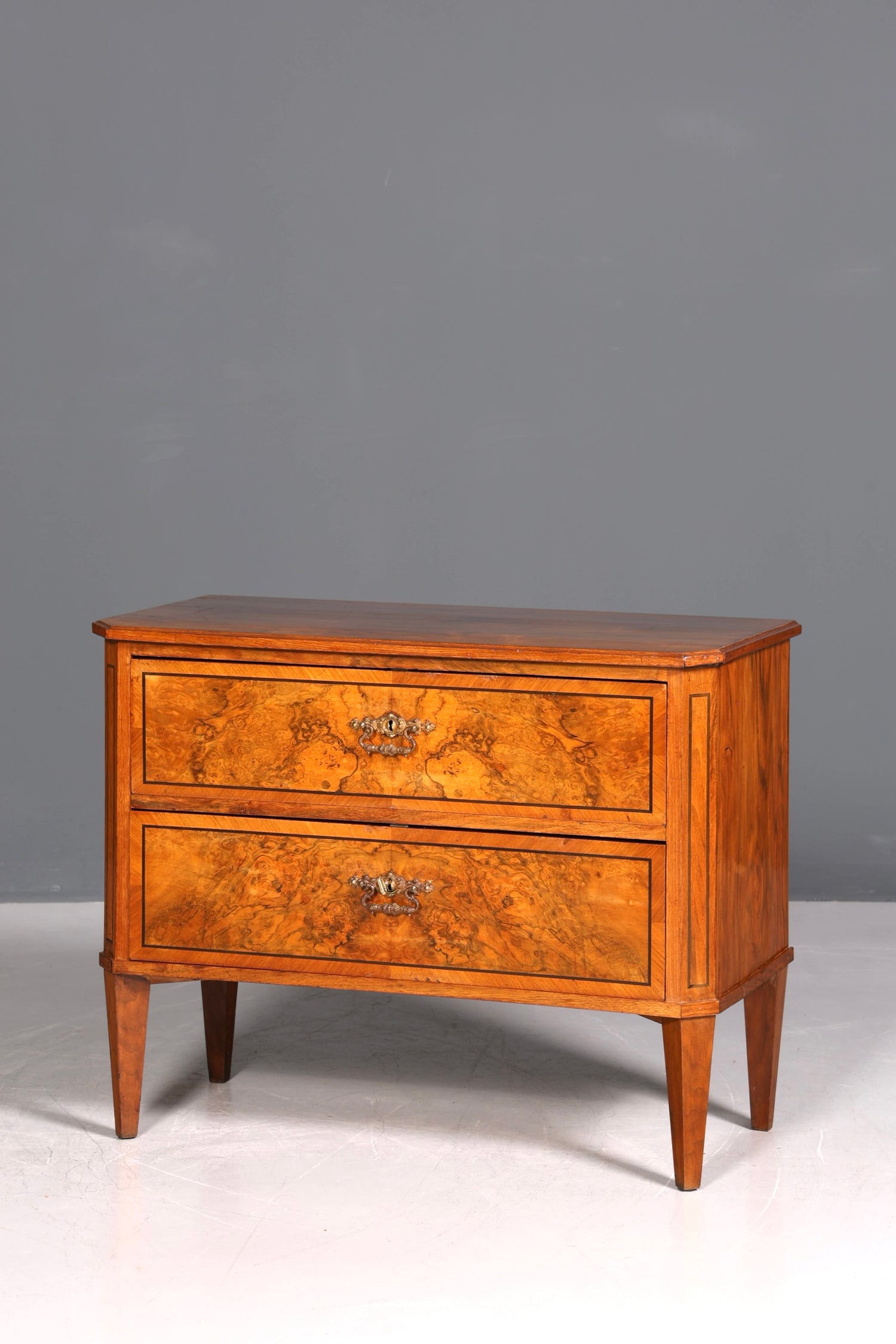 Belle commode Gründerzeit, commode à linge antique